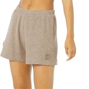 ALO Yoga Women's Ribbed Athletic Shorts - Beige